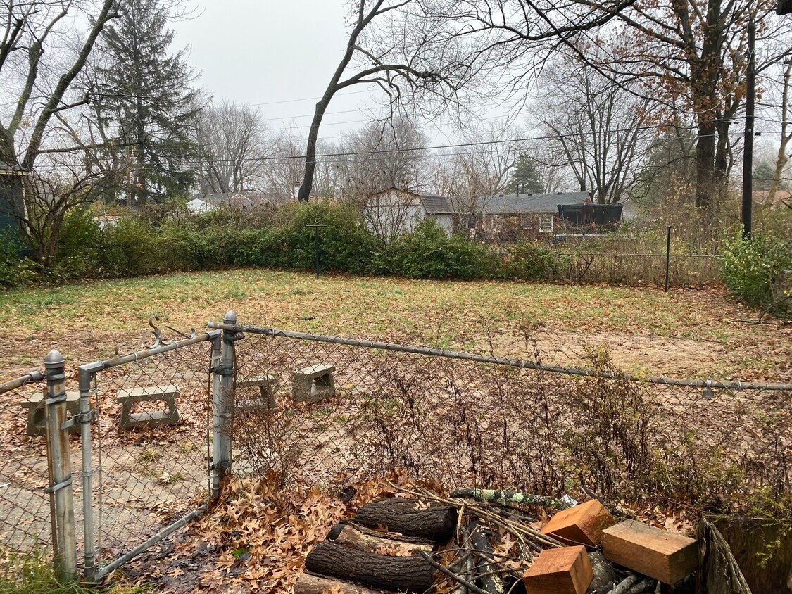 Building Photo - Cranston