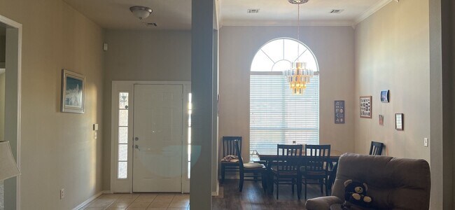 Foto del edificio - Great location!  3 Bedroom 2 bath