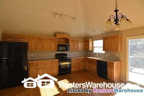 Building Photo - 4 Bed 3 Bath For Rent In Kearney! Availabl...