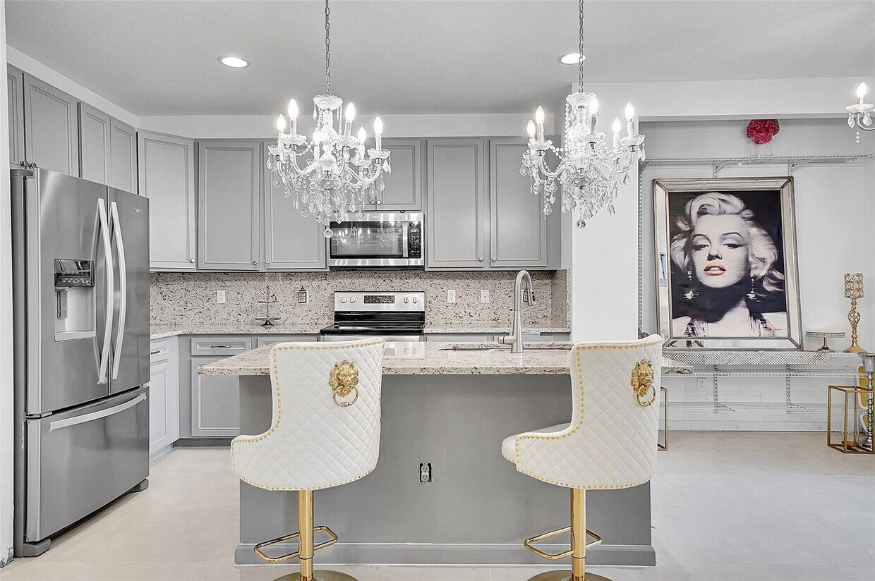 Foto principal - 455 NW 33rd Ln