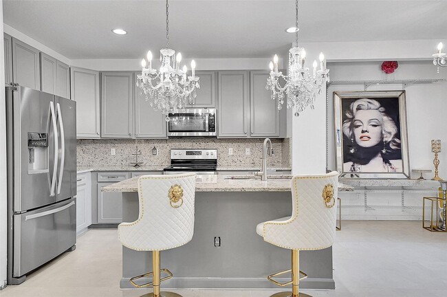 Photo - 455 NW 33rd Ln House