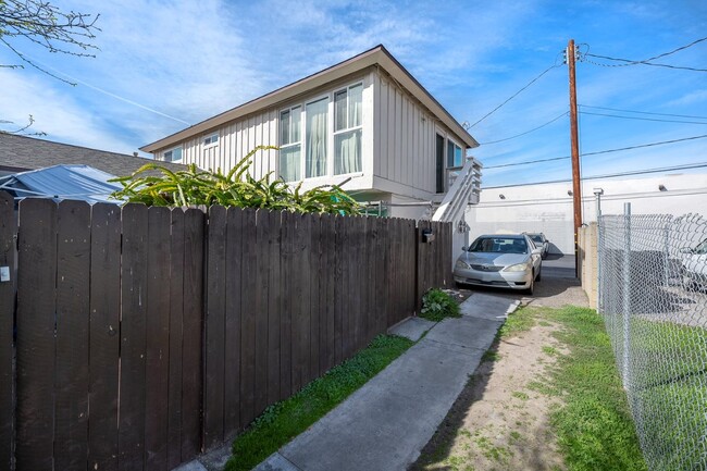 Building Photo - 9861 Belfast Dr