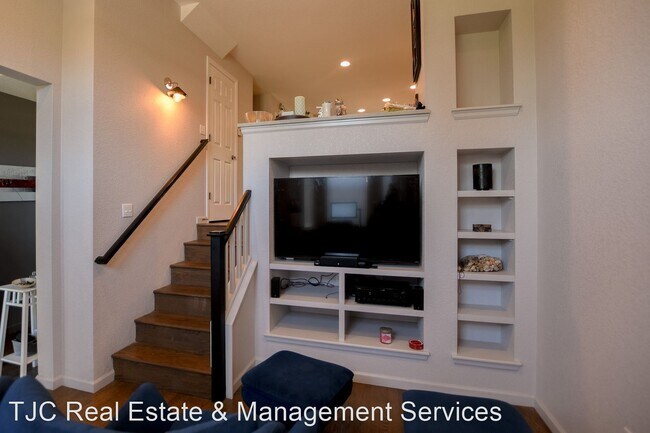 Foto del edificio - 2 br, 2.5 bath House - 8182 E 29th Ave