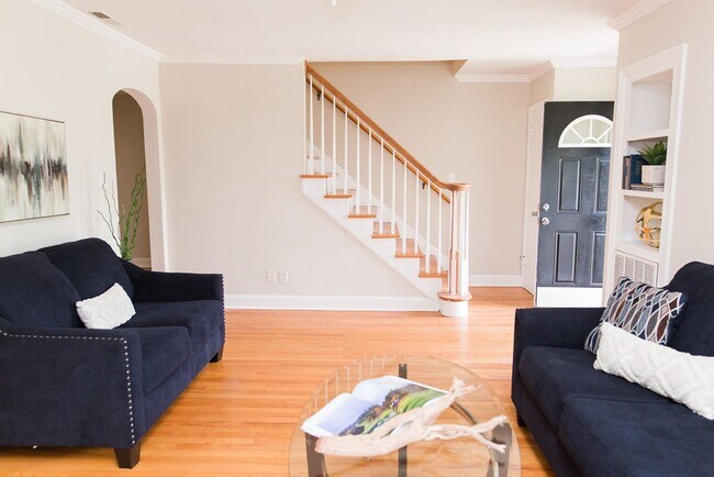 Building Photo - 233 Alta Ln