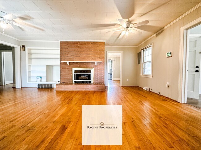 Building Photo - 608 Shands St