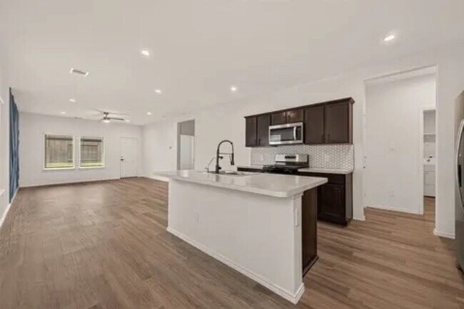 Building Photo - 12338 lariat Run Dr