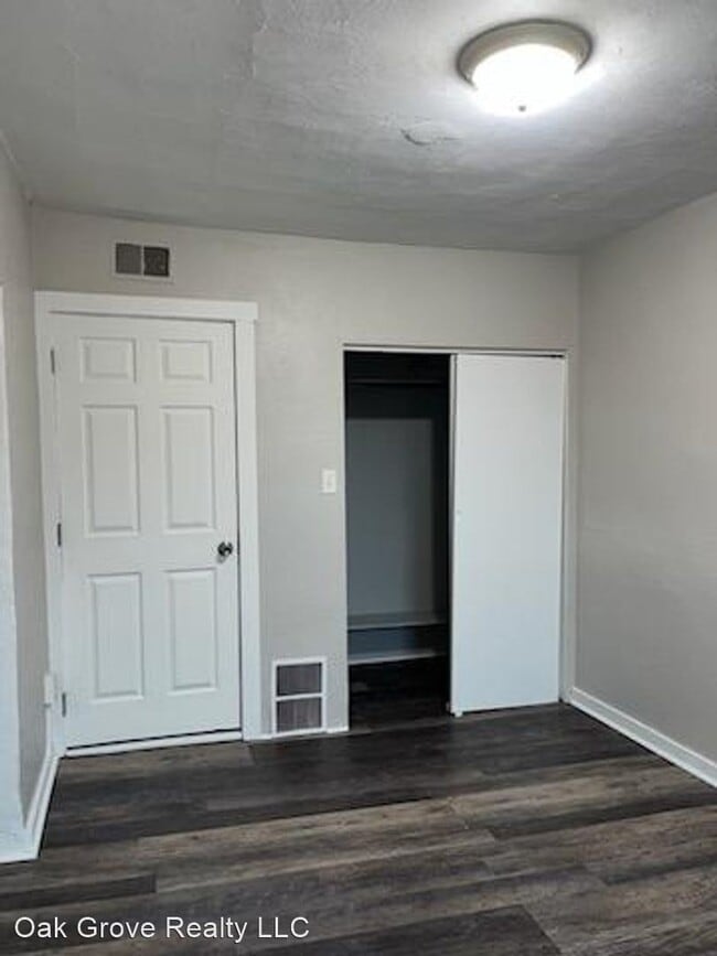 Building Photo - 1 br, 1 bath House - 600 Hansen Ave  Apt #4