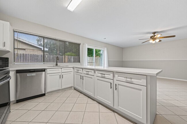 Foto del edificio - 22803 Carter Moir Ln