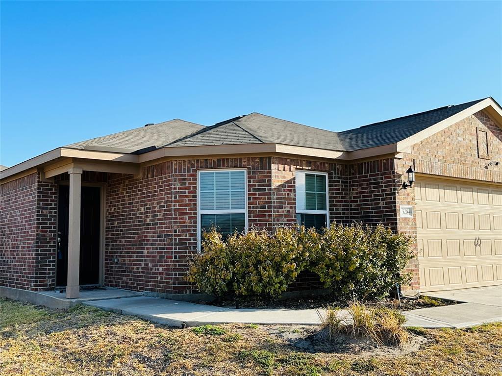 Primary Photo - 328 Spanish Stone Dr