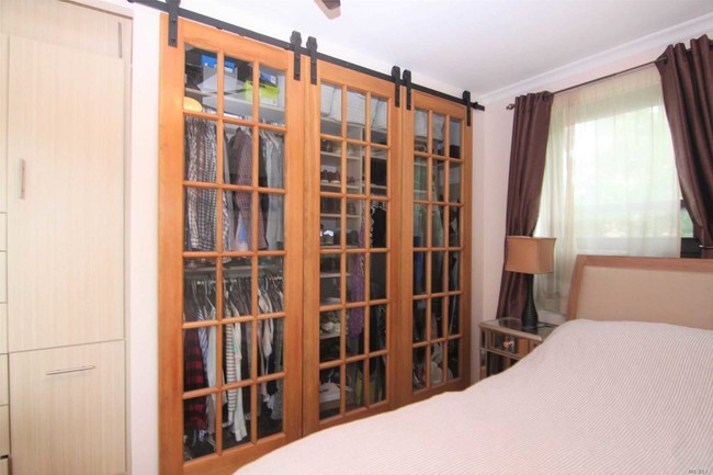 Foto del edificio - 211-10 73rd Ave