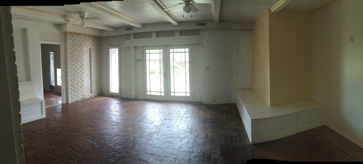Sunroom - 1642 Hillwood Dr