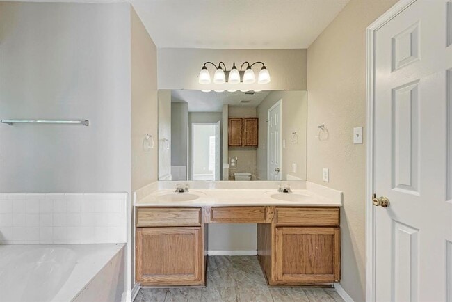 Building Photo - 2351 Wright Cir