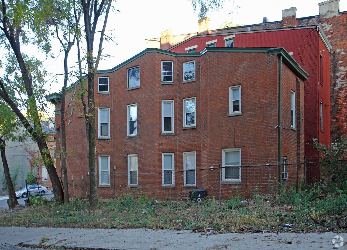Building Photo - 1320 Pendleton St