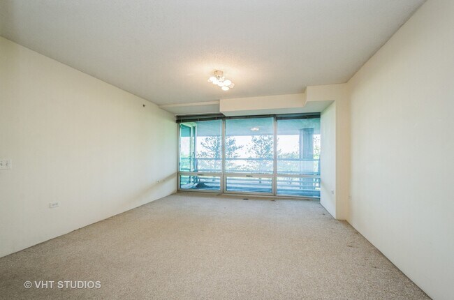 Building Photo - 9715 Woods Dr