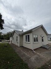 Building Photo - 1412 N Harris Ave