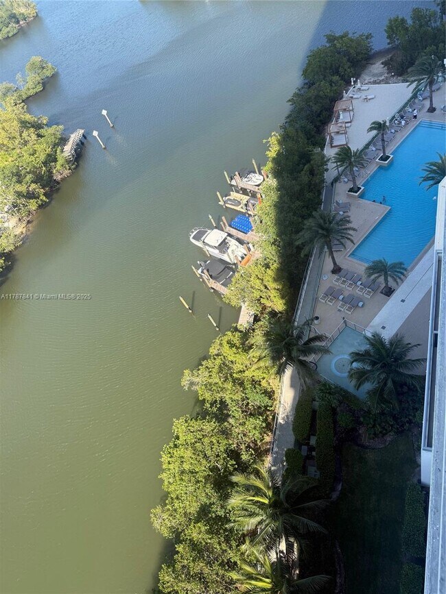 Building Photo - 16385 Biscayne Blvd