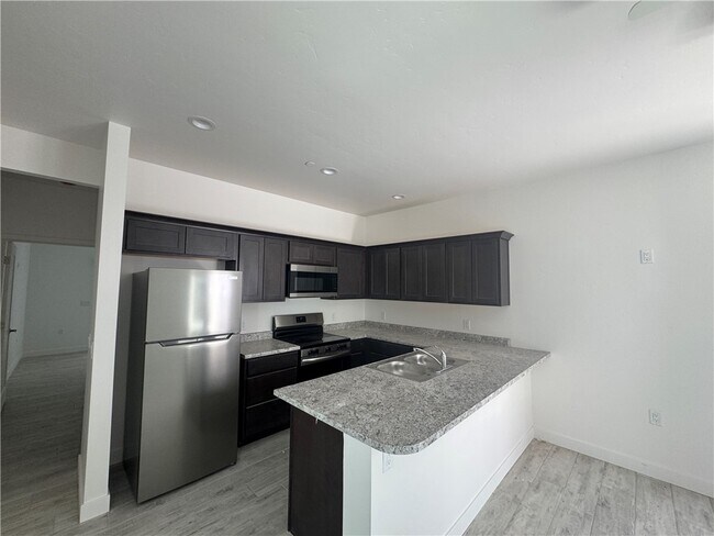 Foto del edificio - 2076 Swanson Ave