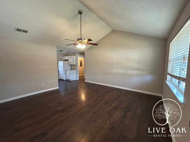 Building Photo - 1469 Flo Zechman Dr