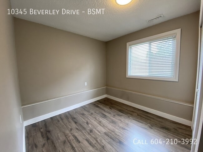 Building Photo - Beautiful 2 Bedroom Above Ground Suite