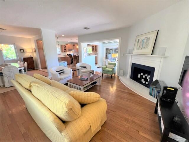 Foto del edificio - 929 N Golfview Rd