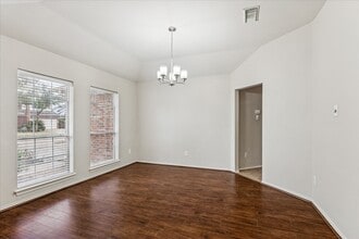 Building Photo - 11914 White Water Bay Dr