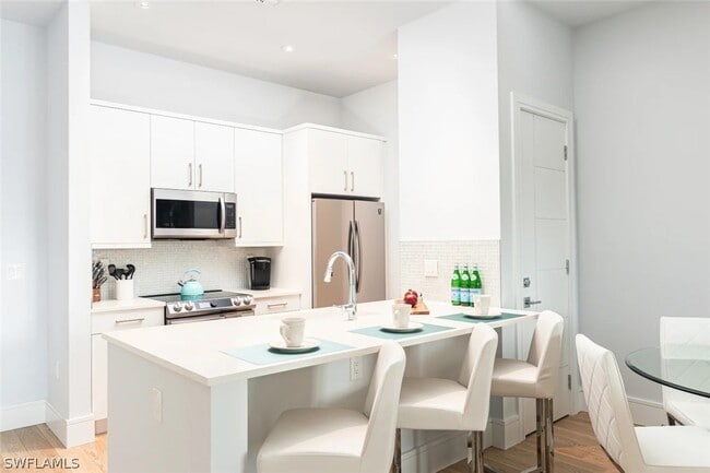 Building Photo - 101 8th St S