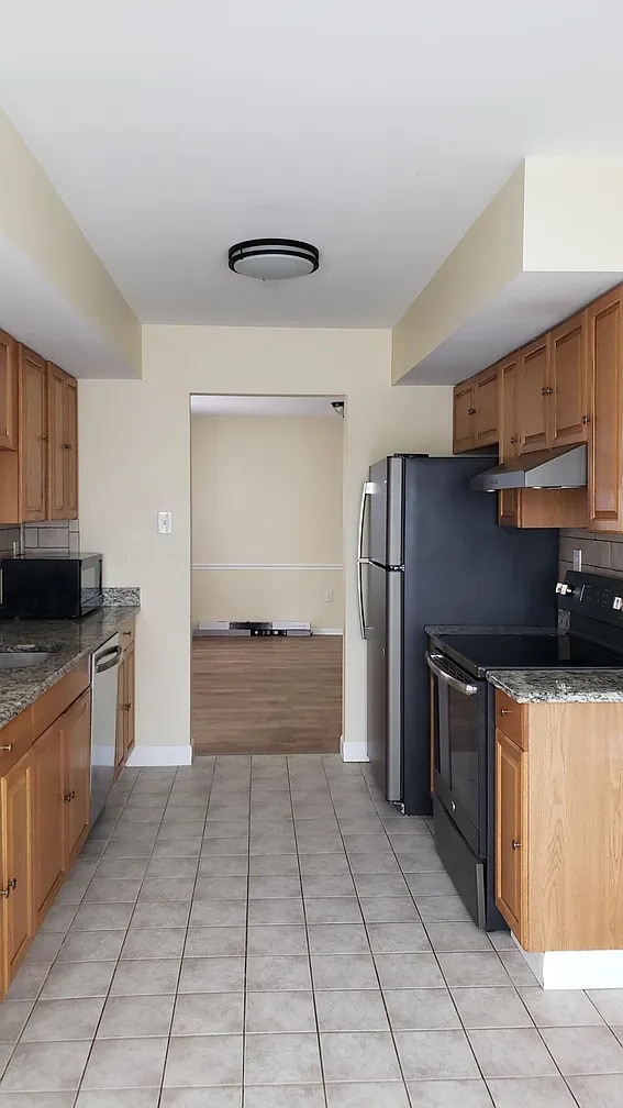 Building Photo - 17 Fieldstone Dr