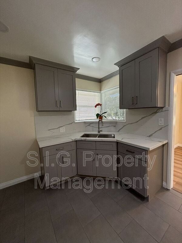 Building Photo - 3639 Valihi Way