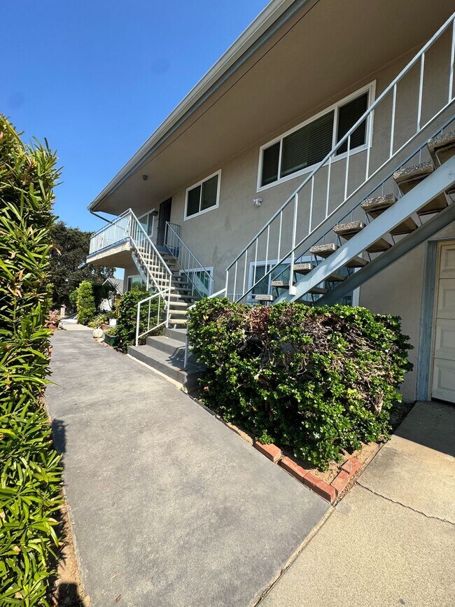 Building Photo - Spacious 2-Bedroom, 2-Bath Apartment for R...