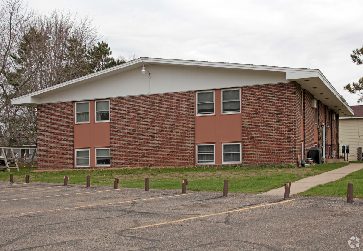 Building Photo - Spruce Manor Apartments