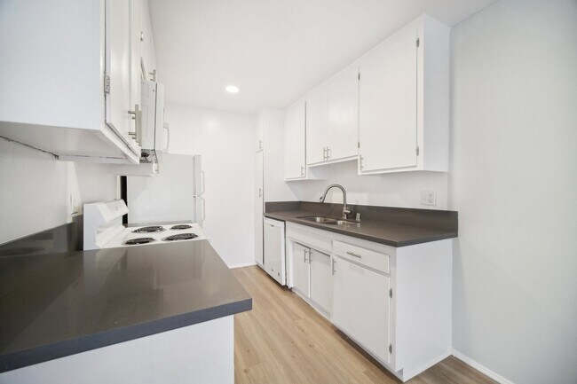 Foto del interior - 18411 Vincennes Street