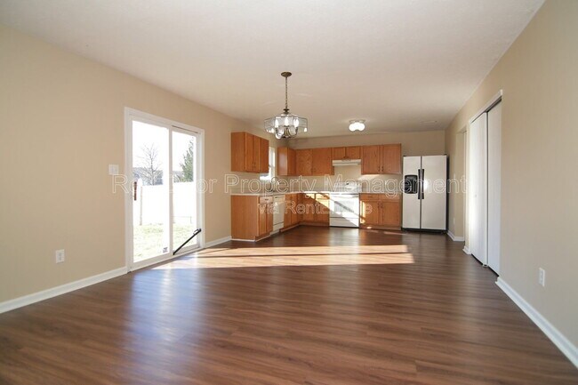 Building Photo - 12419 Deerview Dr