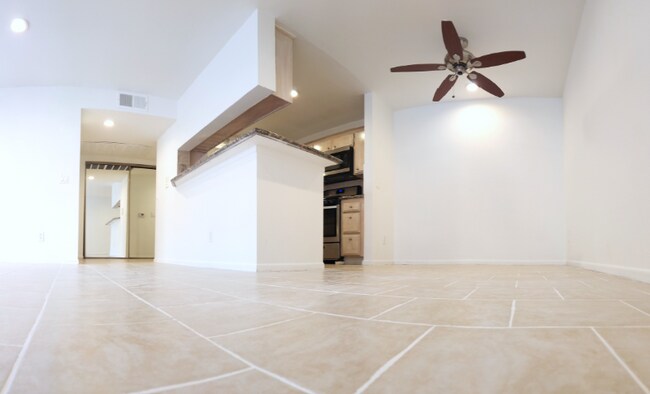 Foto del edificio - 11020 Hesby St