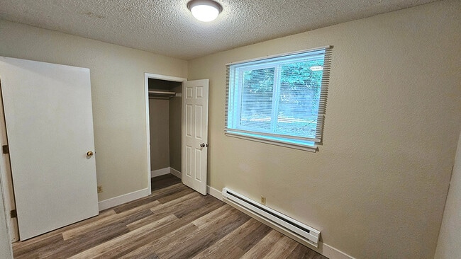 Building Photo - Chambers
