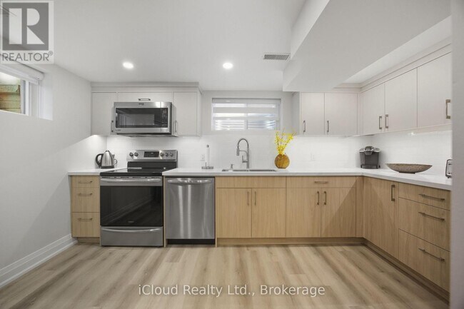 Photo du bâtiment - 23 Swanhurst Blvd