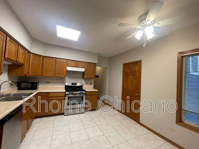 Foto del edificio - 519 W Parkside Dr