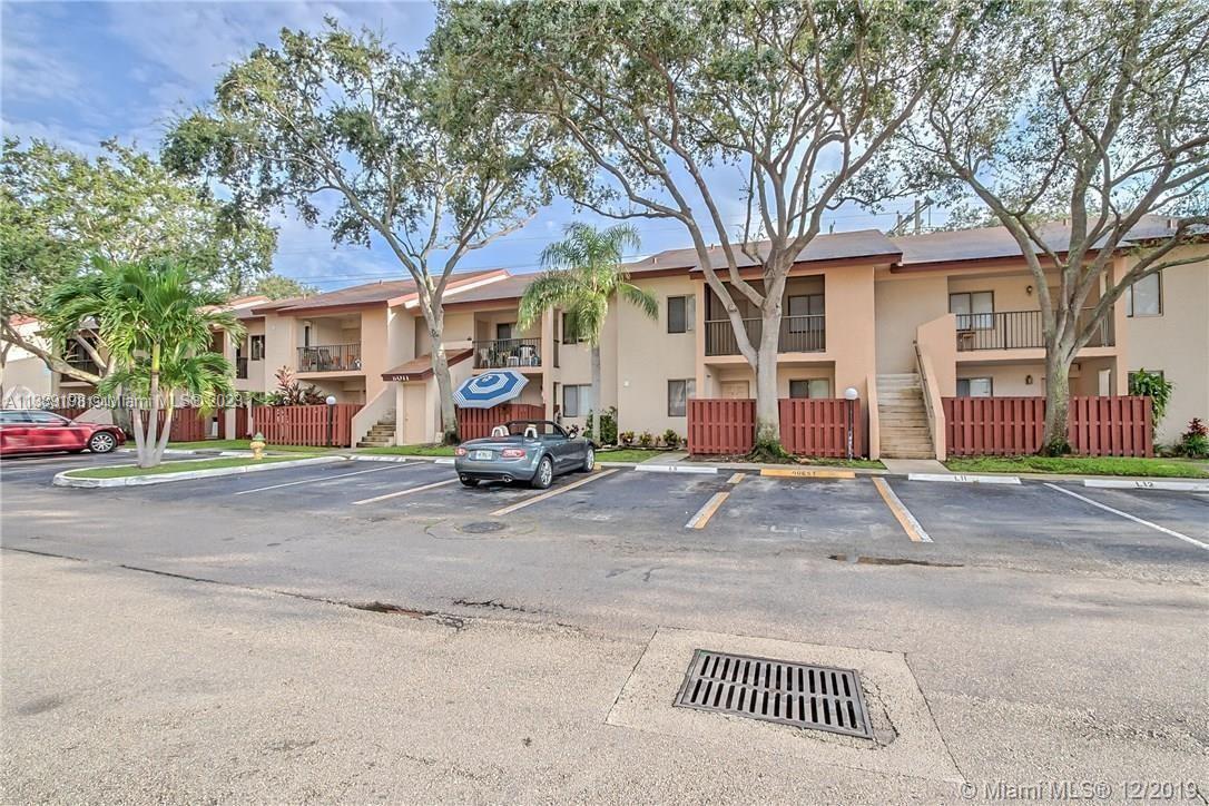 Foto principal - 7951 Southgate Blvd