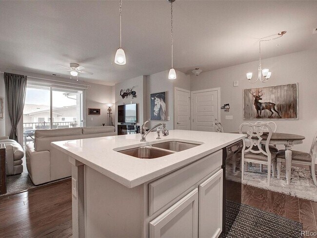 Foto del edificio - 15385 W 64th Ln