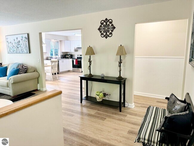 Foto del edificio - 6031 Brackett Rd