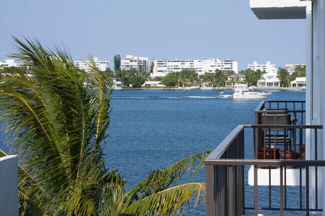 Foto del edificio - 301 Croton Ave