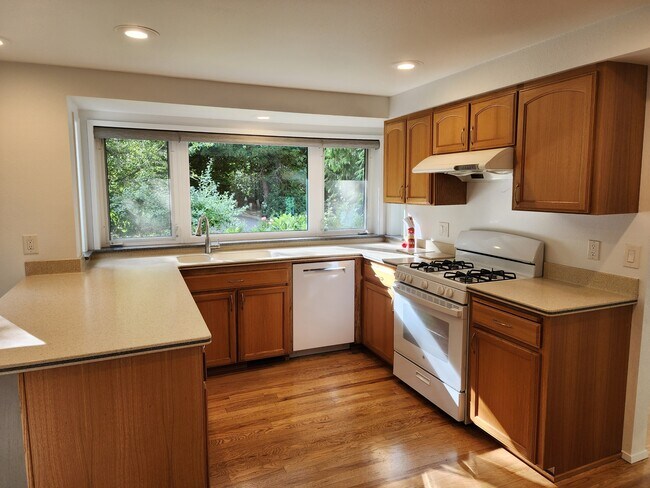Foto del edificio - 4227 212th Ave NE