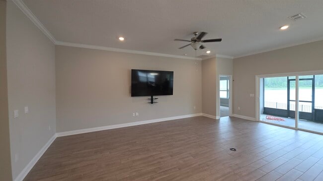 Building Photo - 721 Navarez