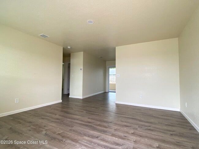 Building Photo - 105 Lagrange Ave