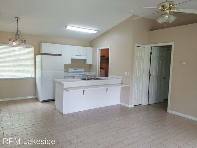 Building Photo - 2 br, 2 bath House - 1822 Lake Mariam Drive