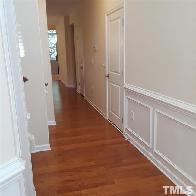 Building Photo - 625 Briarcliff St