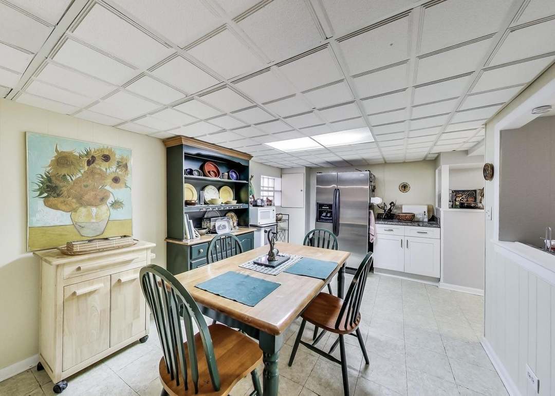 Dining - 4618 W Montana St