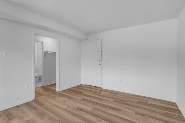 Building Photo - 4465 MacArthur Blvd NW