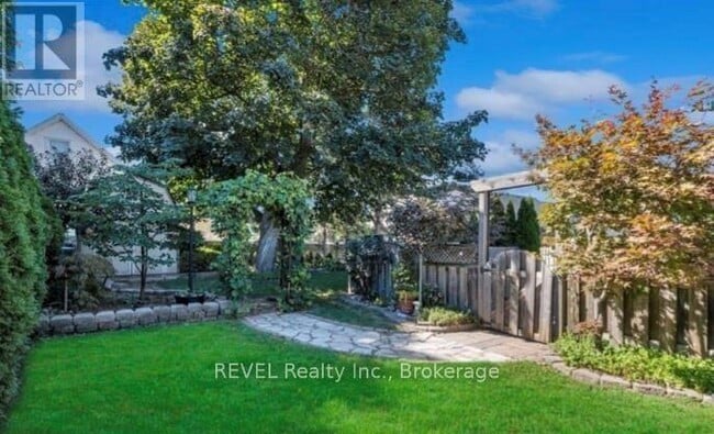 Building Photo - 5559 Glenholme Ave