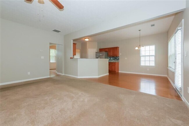 Building Photo - 237 Sandstone Dr