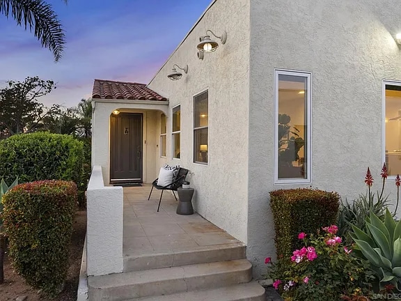 Building Photo - 4825 Biona Dr